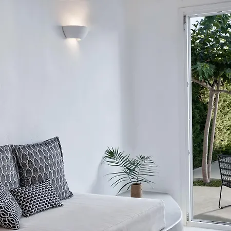 מלון Naxian Utopia Luxury 3*